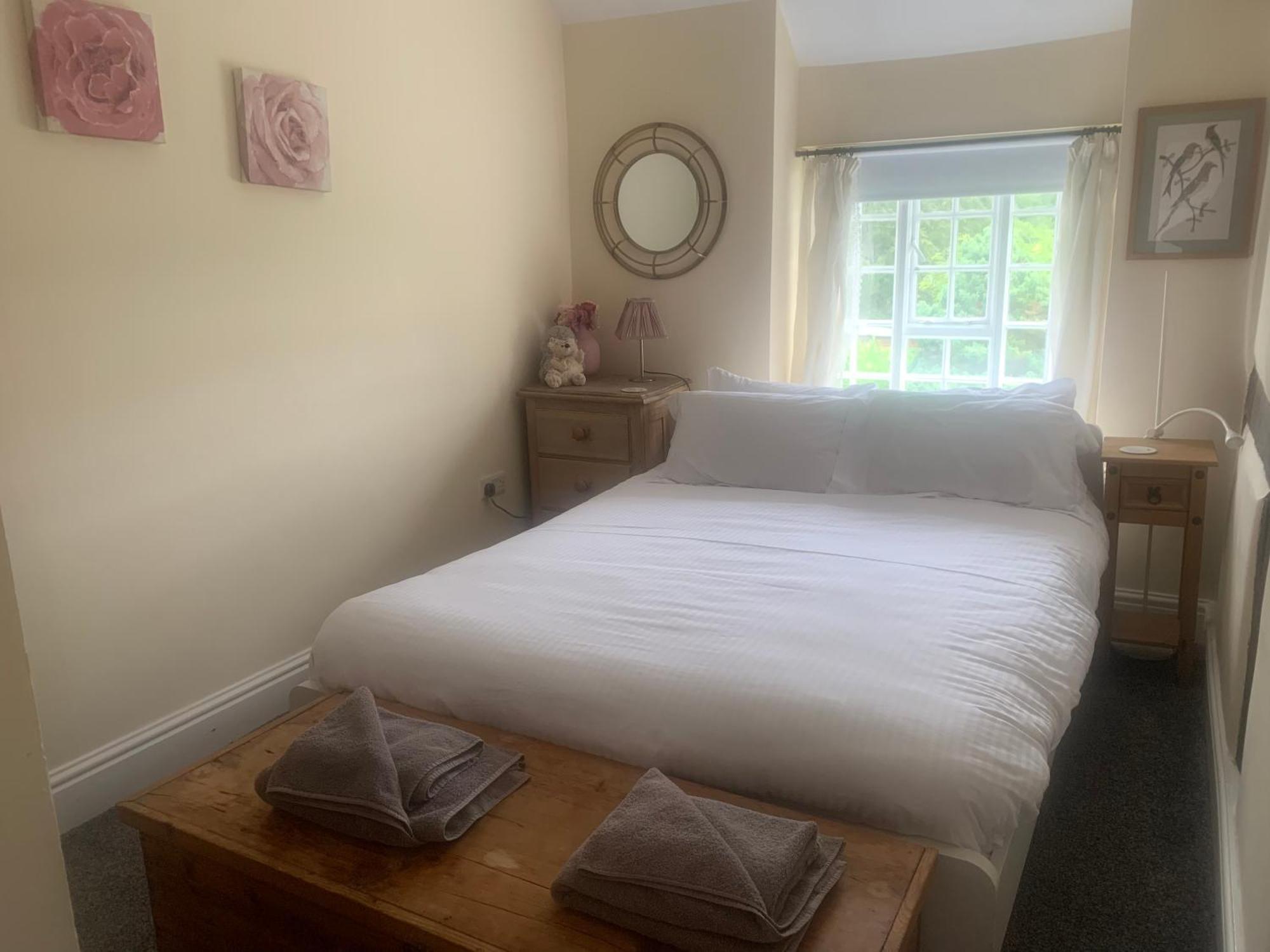 Mid-Wales Farmhouse, Swimming Pool, Tranquil Countryside Views, Sleeps 14 Meifod Dış mekan fotoğraf